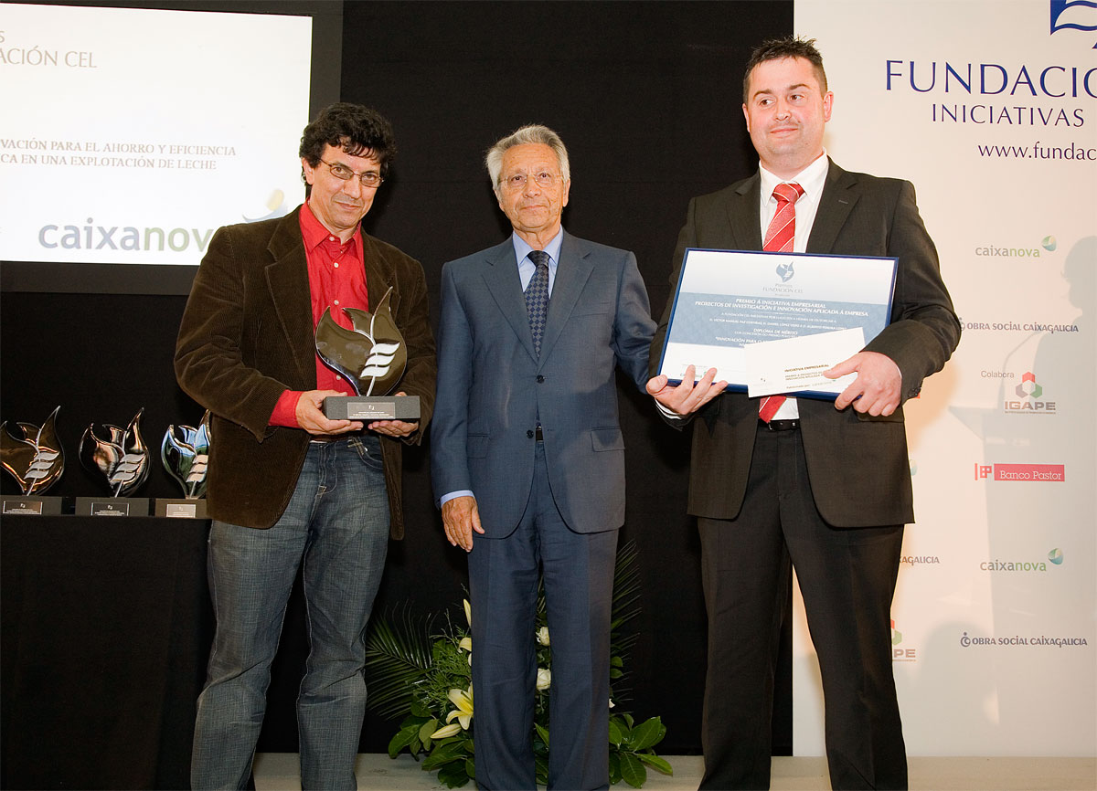 Ganador del Premio a Proyectos de Investigación e Innovación Aplicada a la Empresa: "Innovación para o Aforro e Eficiencia Enerxética nunha Explotación de Leite".